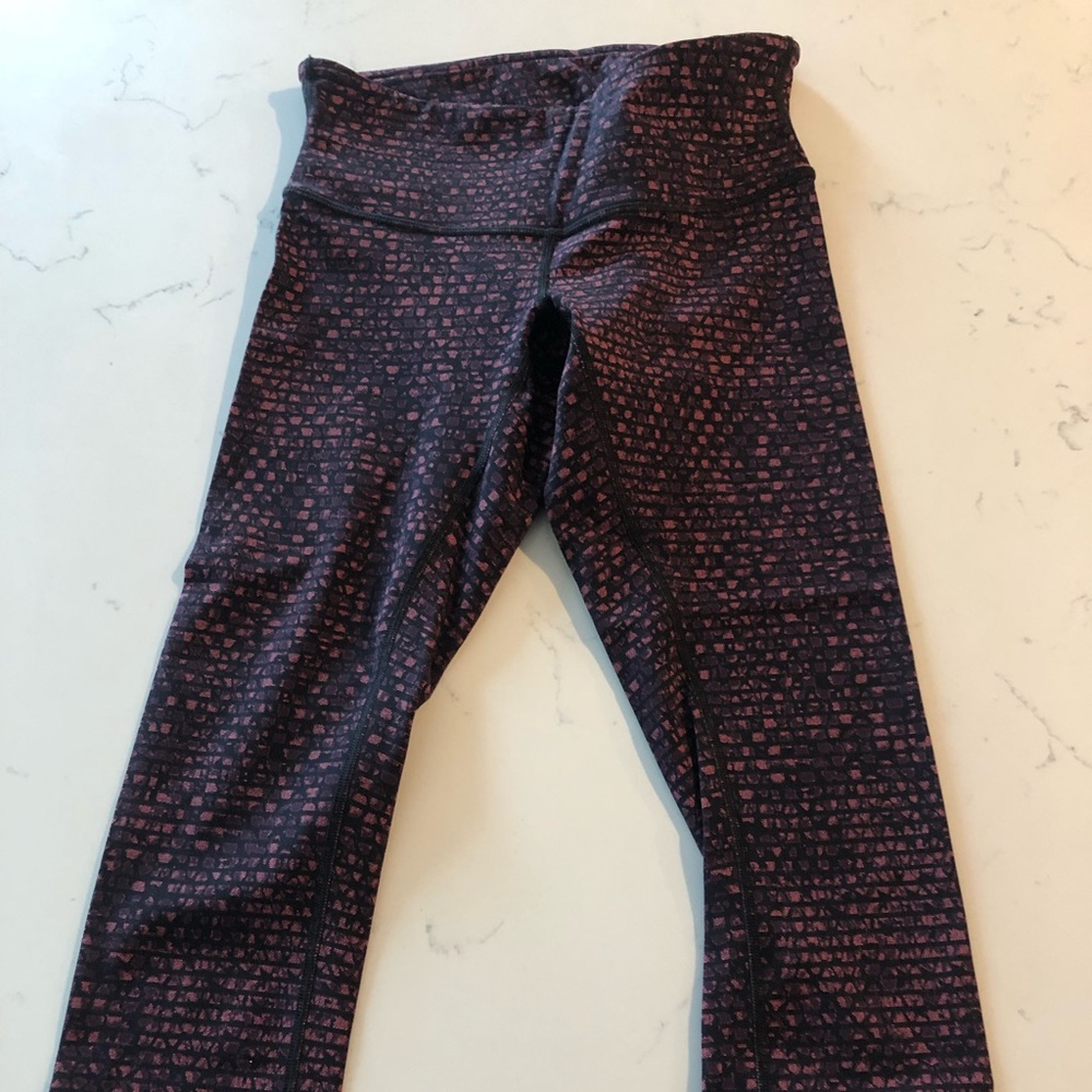 Lululemon size 4 capris